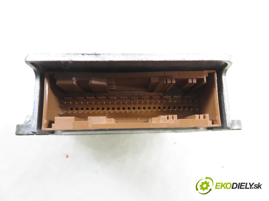 SUZUKI SWIFT III (MZ, EZ) HB 2009 68,00 1.3 92 - M13A 1328,00 MODUL air BAG 3891062J12000