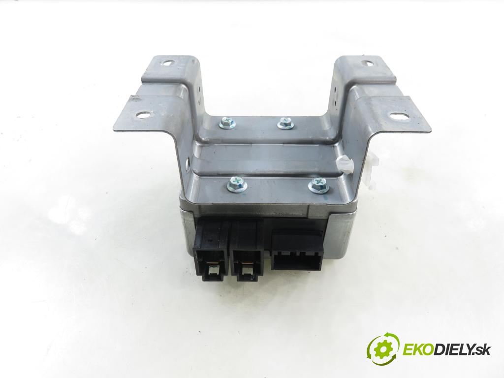 SUZUKI SWIFT III (MZ, EZ) HB 2009 68,00 1.3 92 - M13A 1328,00 Riadiaca jednotka servočerpadlo 3872073K10 (Riadiaca jednotka)