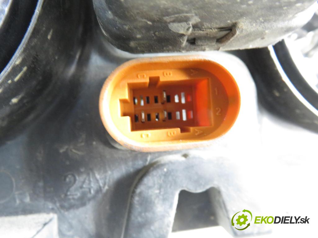 RENAULT SCENIC I (JA0/1_) MINIVAN 2001 59,00 1.9 dTi 80 - F9Q 744 1870,00 Svetlo LP 7700432098 ; 7701047604