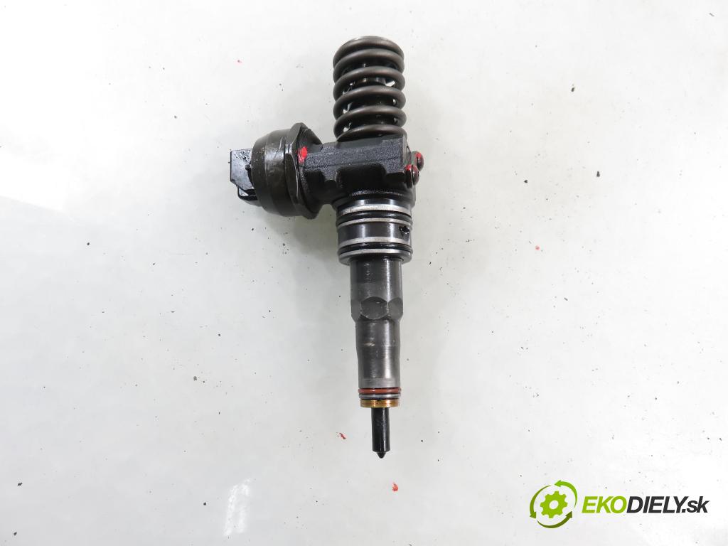 SEAT LEON (1M1) HB 2002 110,00 1.9 TDI PD 150 - ARL 1896,00 Vstrekovač 038130073AL ; 0414720039 (Vstrekovač paliva)