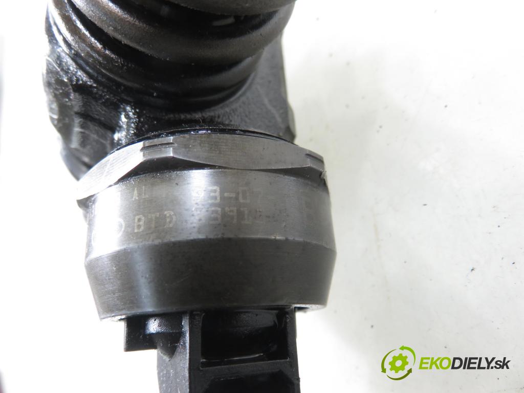 SEAT LEON (1M1) HB 2002 110,00 1.9 TDI PD 150 - ARL 1896,00 Vstrekovač 038130073AL ; 0414720039 (Vstrekovač paliva)