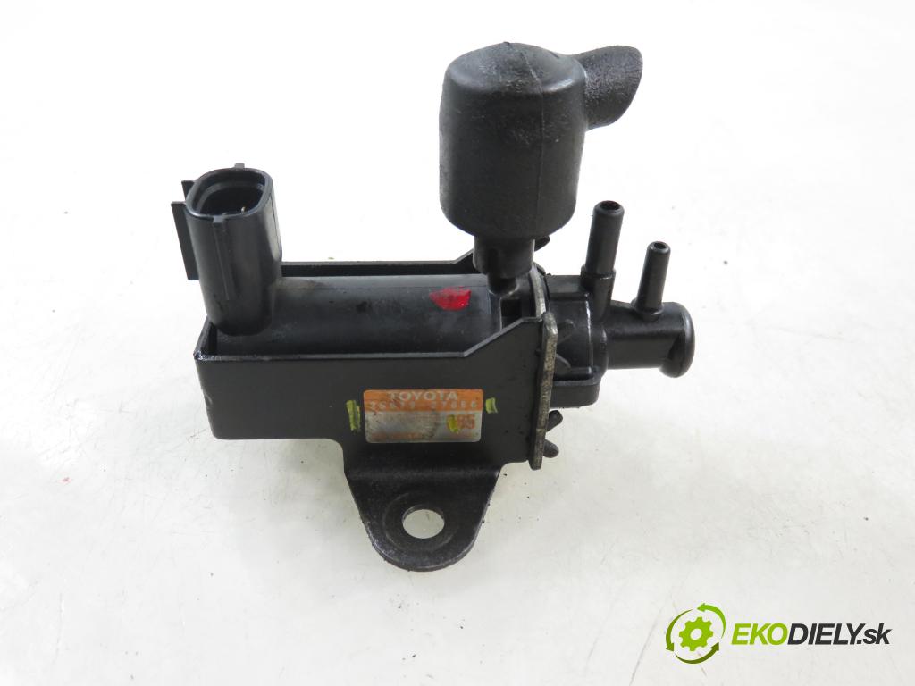 TOYOTA COROLLA (_E12_) HB 2004 66,00 2.0 D-4D 1995,00 ELEKTROVENTIL: VAKUUM: 2581927050 ; 1397000850