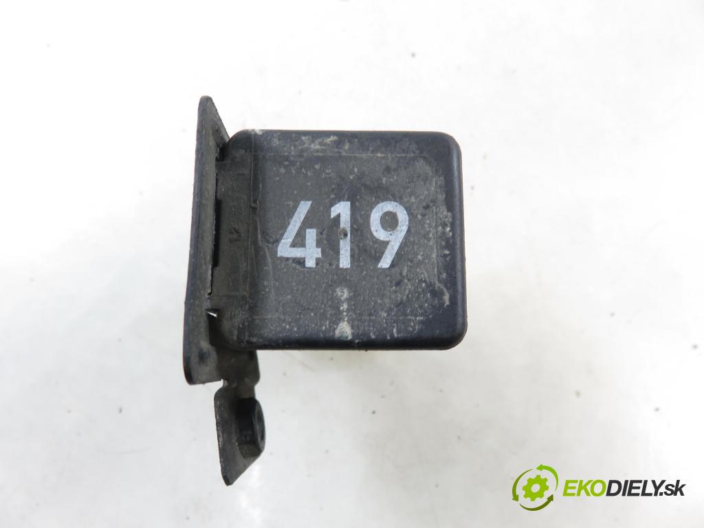 FORD GALAXY (WGR) MINIVAN 2006 103,00 2.3 16V - E5SB 2295,00 Riadiaca jednotka 7M5919506 ; YM218C616AA ; 899257000