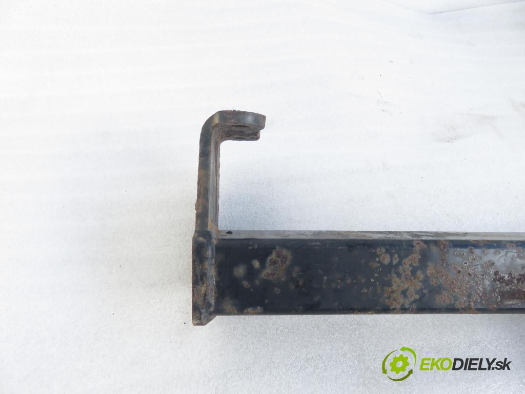 SUZUKI GRAND VITARA I (FT, HT) TERENOWY 2002 64,00 2.0 TD 87 4x4 - RF (MAZDA) 1998,00 Hák