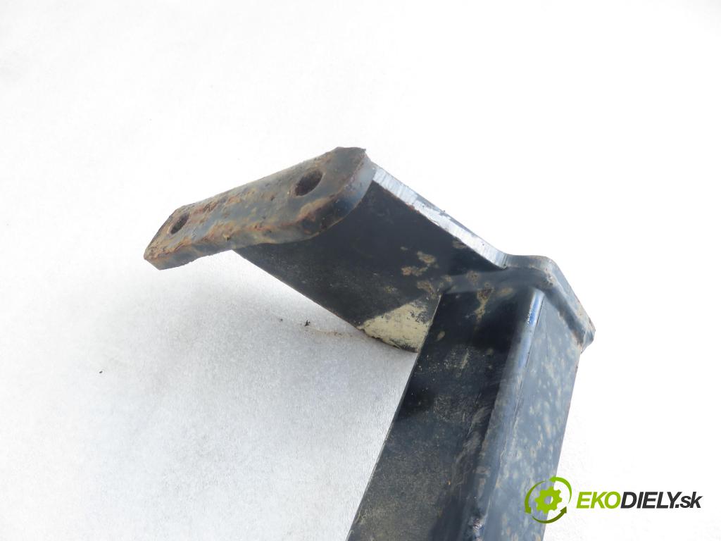 SUZUKI GRAND VITARA I (FT, HT) TERENOWY 2002 64,00 2.0 TD 87 4x4 - RF (MAZDA) 1998,00 Hák