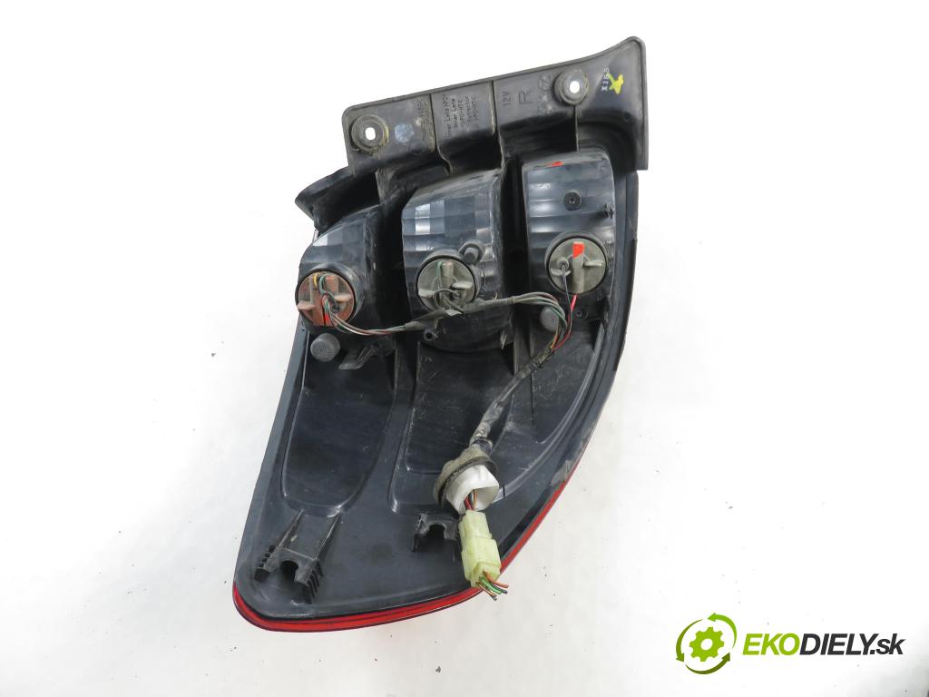 FIAT SEDICI (189_) CROSSOVER 2007 88,00 1.9 D Multijet 120 4x4 - D19AA 1910,00 Svetlo pravé zadné
