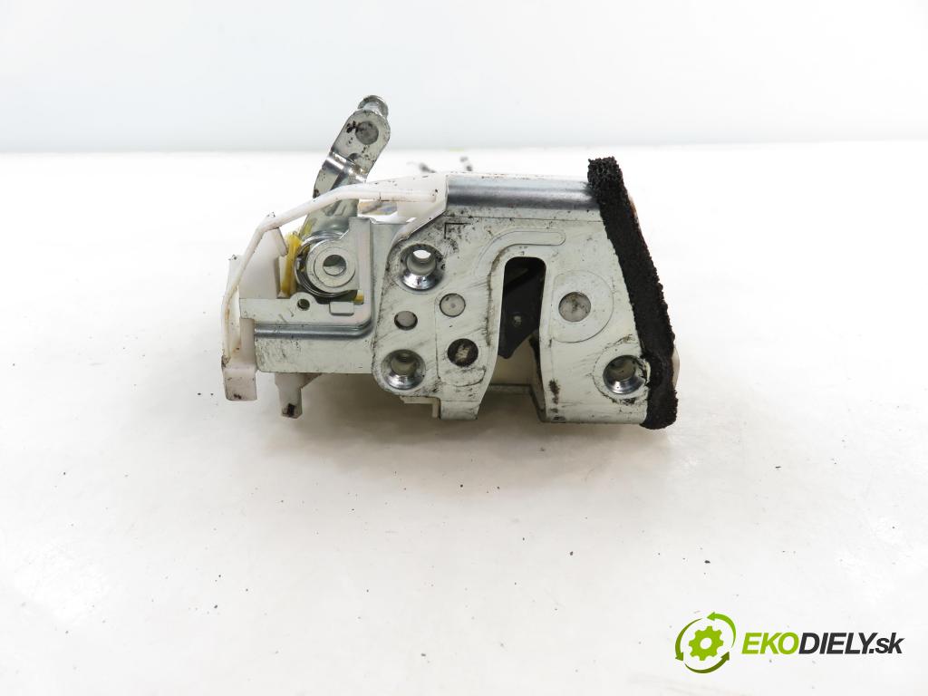 FIAT SEDICI (189_) CROSSOVER 2007 88,00 1.9 D Multijet 120 4x4 - D19AA 1910,00 zámok