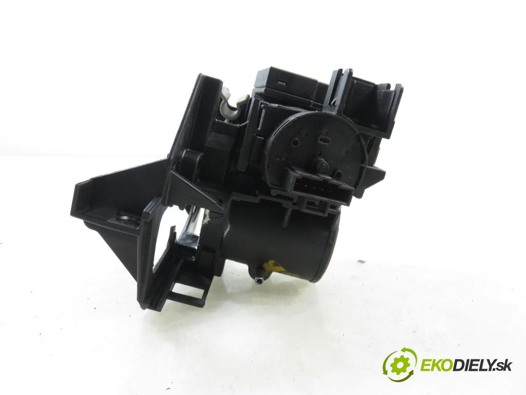 OPEL MERIVA A nadwozie wielkoprzestrzenne (MPV) (X03) HB 2006 92,00 1.8 - Z 18 XE 1796,00 spinačka 90589389 ; 5WK47631 ; 13144390 (Spínacia skrinka)