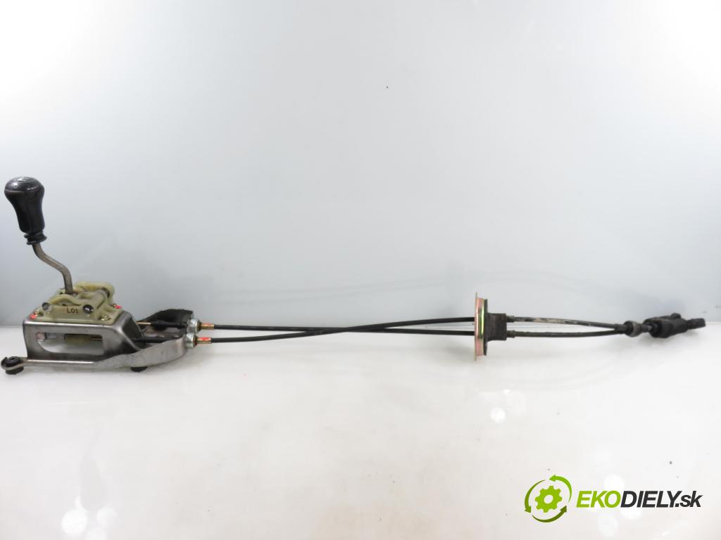 HYUNDAI SANTA FÉ I (SM) SUV 2001 83,00 2.0 CRDi 4x4 113 - D4EA 1991,00 ZVEDÁK: