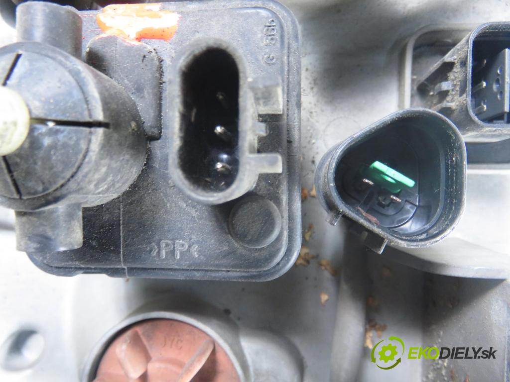 HYUNDAI SANTA FÉ I (SM) SUV 2001 83,00 2.0 CRDi 4x4 - D4EA 1991,00 světlo LP