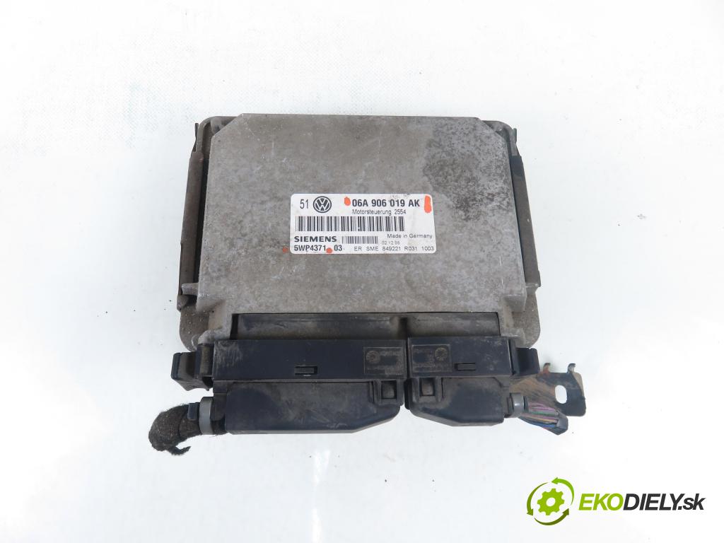 VW BORA (1J2) SEDAN 1999 74,00 1.6 - AKL 1595,00 Riadiaca jednotka Motor 06A906019AK ; 5WP4371