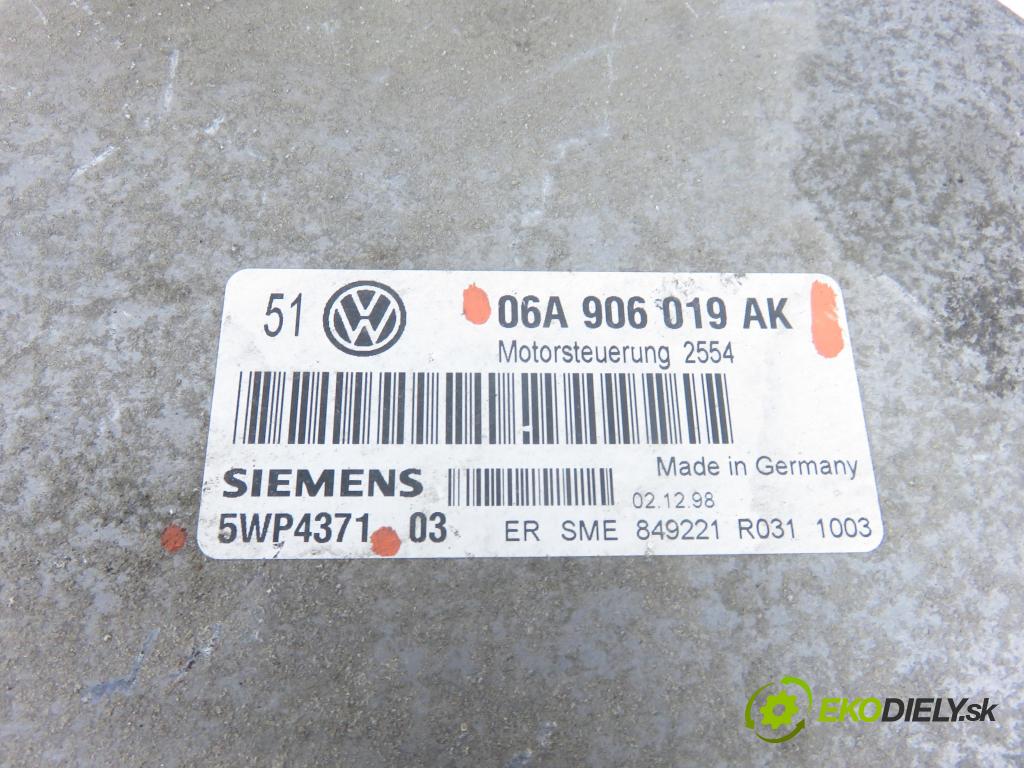 VW BORA (1J2) SEDAN 1999 74,00 1.6 - AKL 1595,00 Riadiaca jednotka Motor 06A906019AK ; 5WP4371