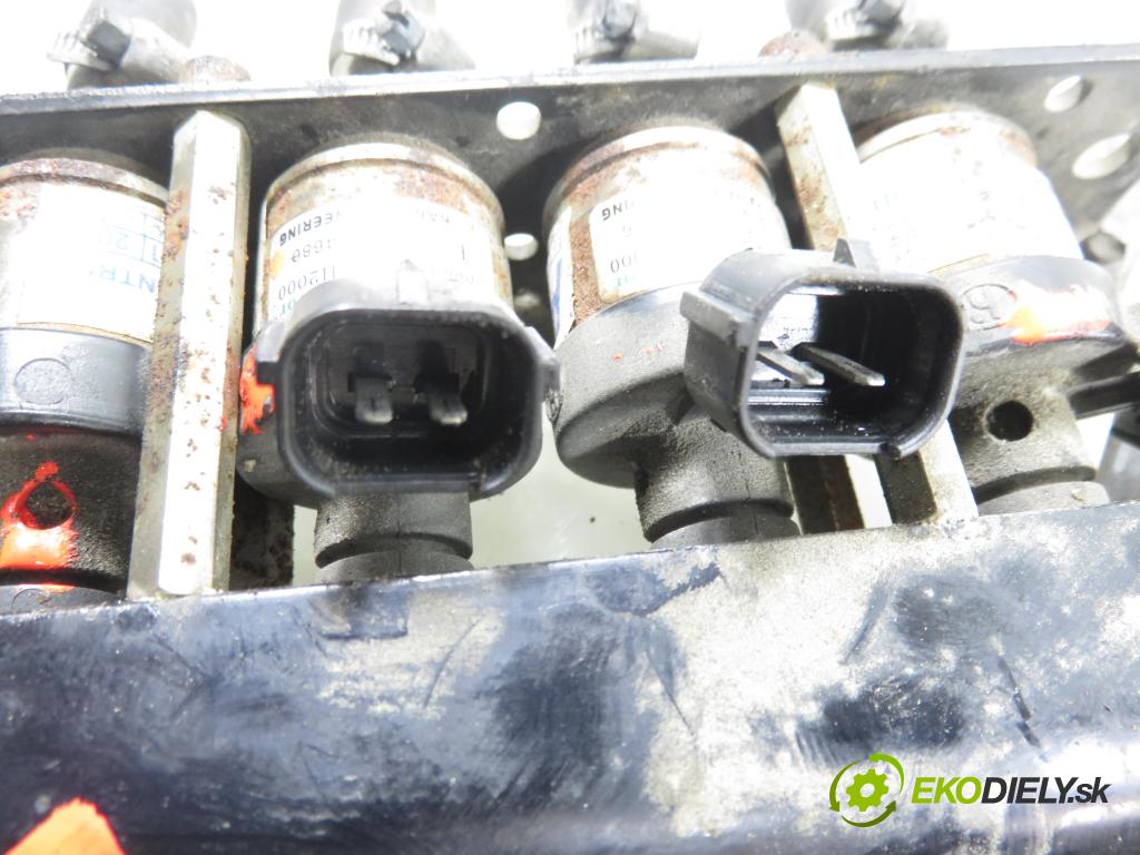 AUDI A6 Avant (4B5, C5) KOMBI 2001 220,00 4.2 quattro - ASG 4172,00 Lišta vstrekovacia LPG 110R004686