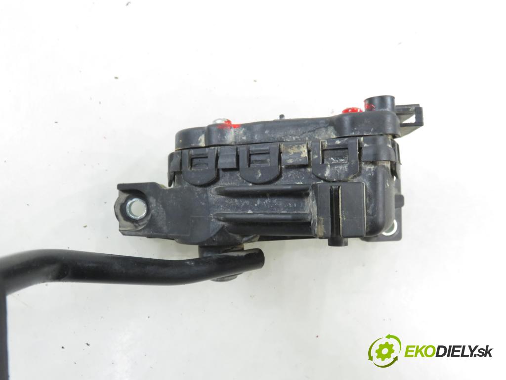 OPEL MOVANO Platforma / podwoyie (X70) KABINA/PLATFORMA 2007 0,00 2.5 CDTI - G9U 650 2464,00 Potenciometer plynu 7700314525 ; 6PV00811904 (Potenciometer plynového pedálu)