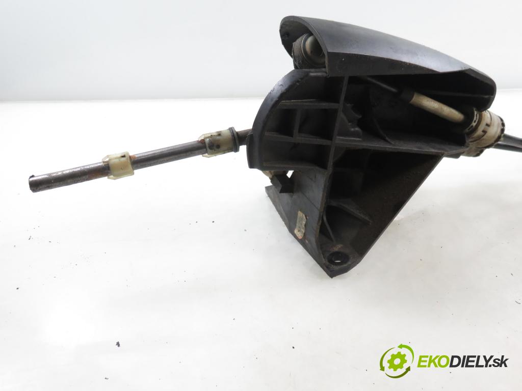 OPEL MOVANO Platforma / podwoyie (X70) KABINA/PLATFORMA 2007 0,00 2.5 CDTI - G9U 650 2464,00 ZVEDÁK: 8200201293