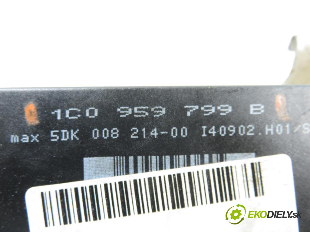 VW GOLF IV (1J1) HB 2002 74,00 1.9 TDI PD 101 - ATD 1896,00 MODUL komfortu 1C0959799B