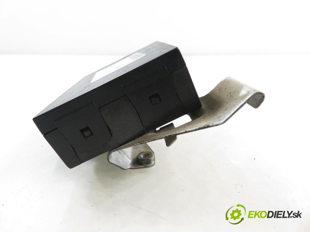 VW GOLF IV (1J1) HB 2002 74,00 1.9 TDI PD 101 - ATD 1896,00 MODUL komfortu 1C0959799B