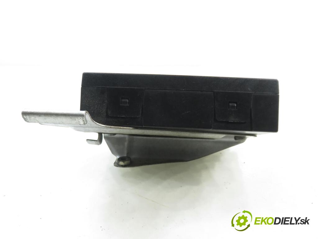 VW GOLF IV (1J1) HB 2002 74,00 1.9 TDI PD 101 - ATD 1896,00 MODUL komfortu 1C0959799B