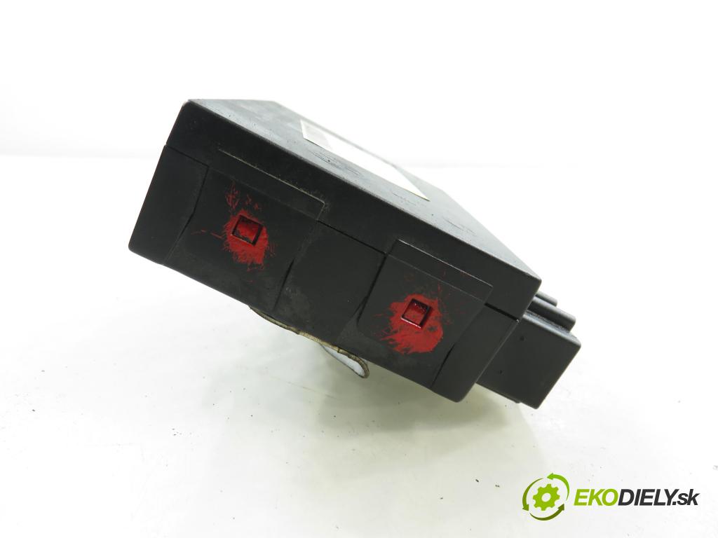 VW GOLF IV (1J1) HB 2002 74,00 1.9 TDI PD 101 - ATD 1896,00 MODUL komfortu 1C0959799B