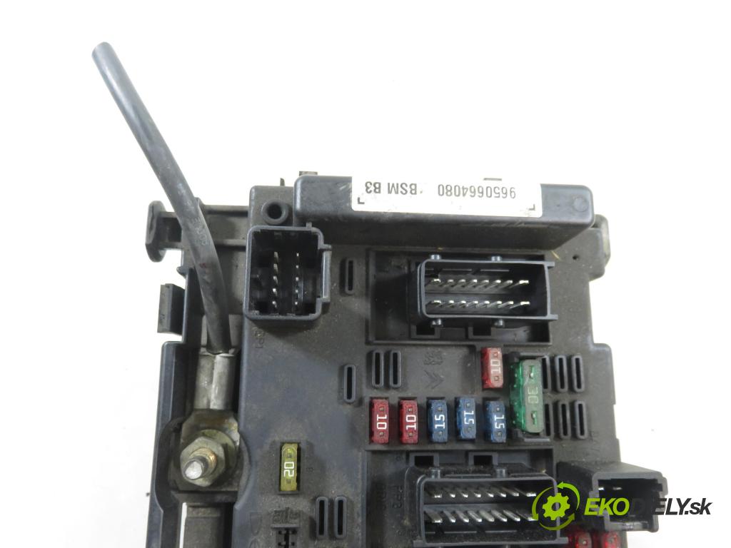 PEUGEOT 307 (3A/C) HB 2003 80,00 1.6 16V - NFU (TU5JP4) 1587,00 MODUL BSM 9650664080