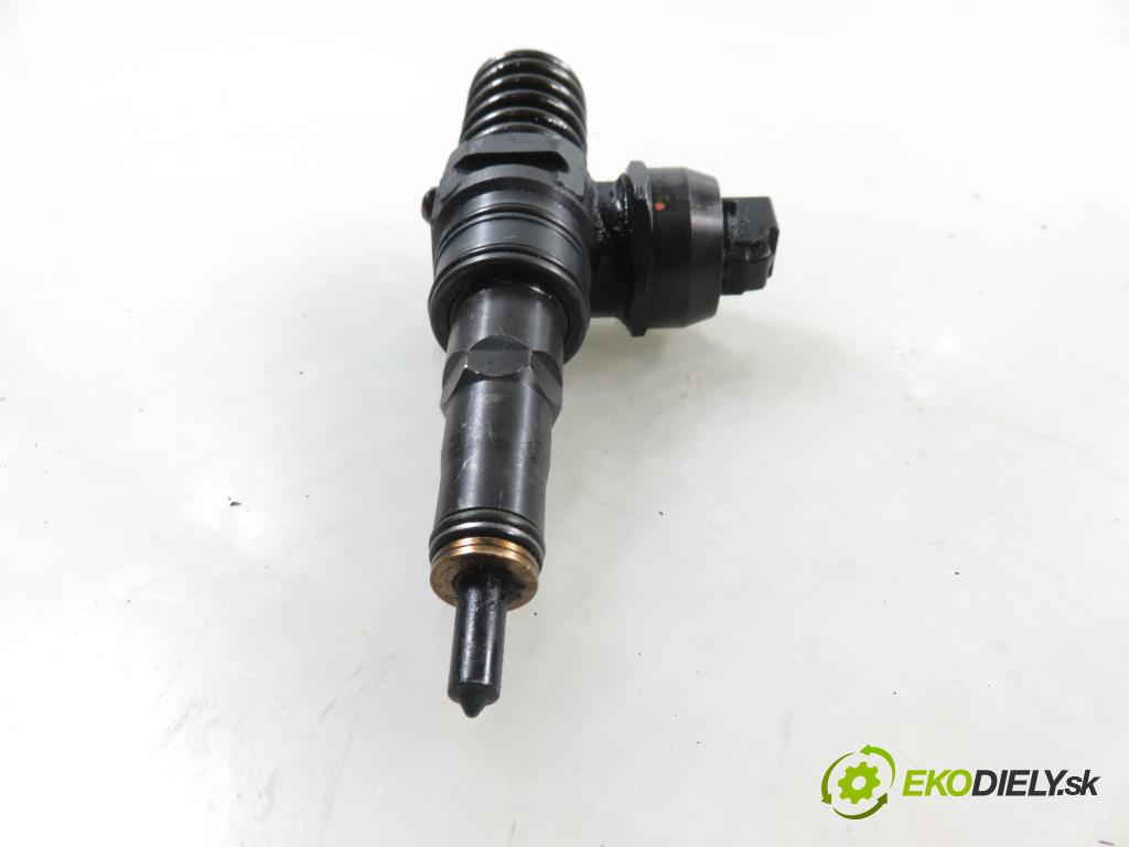 SEAT IBIZA III (6L1) HB 2003 96,00 1.9 TDI PD 130 - ASZ 1896,00 Vstrekovač 038130073AL ; 0414720039 (Vstrekovač paliva)