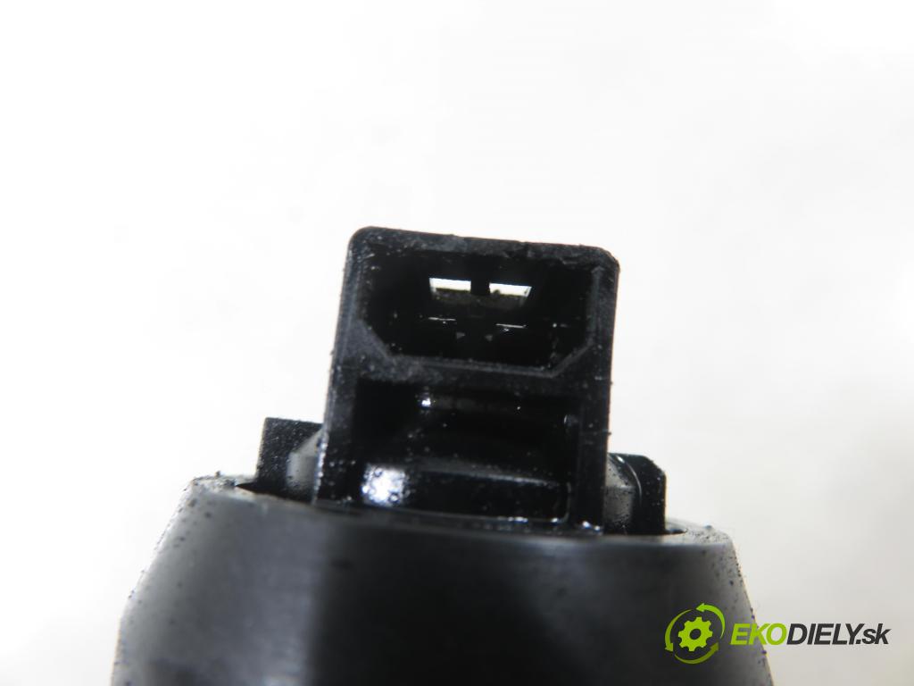 SKODA OCTAVIA I Combi (1U5) KOMBI 2002 74,00 1.9 TDI 4x4 - ATD 1896,00 Vstrekovač 038130073AG ; 0414720215 (Vstrekovač paliva)