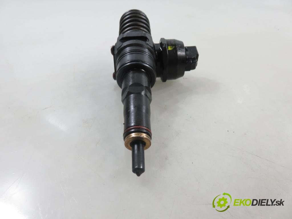 SKODA OCTAVIA I Combi (1U5) KOMBI 2002 74,00 1.9 TDI 4x4 - ATD 1896,00 Vstrekovač 038130073AG ; 0414720215 (Vstrekovač paliva)