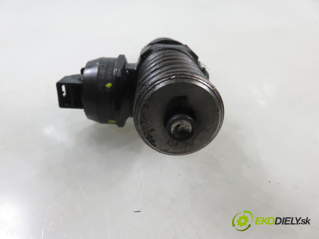 SKODA OCTAVIA I Combi (1U5) KOMBI 2002 74,00 1.9 TDI 4x4 - ATD 1896,00 Vstrekovač 038130073AG ; 0414720215 (Vstrekovač paliva)