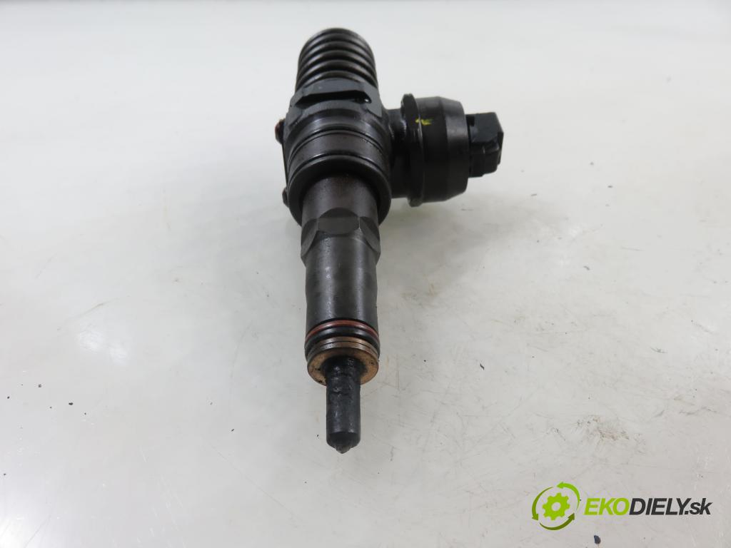 VW GOLF PLUS (5M1, 521) HB 2006 66,00 1.9 TDI - BRU 1896,00 Vstrekovač 038130073AG ; 04147250215 (Vstrekovač paliva)