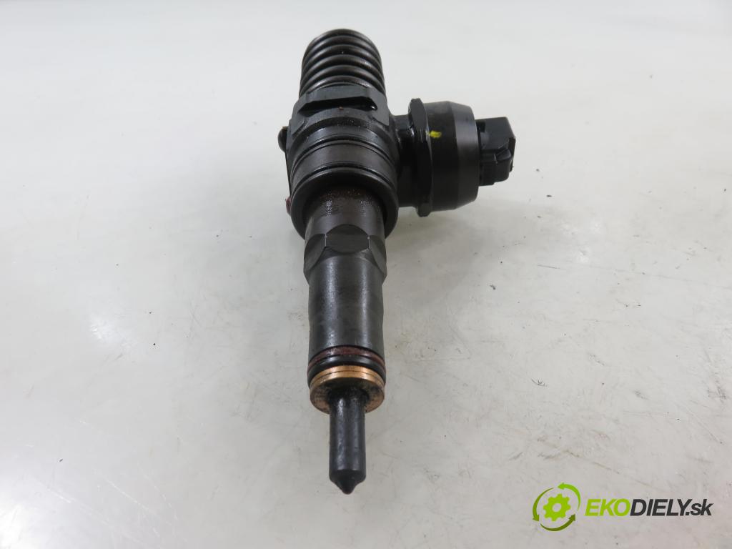 VW GOLF PLUS (5M1, 521) HB 2006 66,00 1.9 TDI - BRU 1896,00 Vstrekovač 038130073AG ; 0414720215 (Vstrekovač paliva)