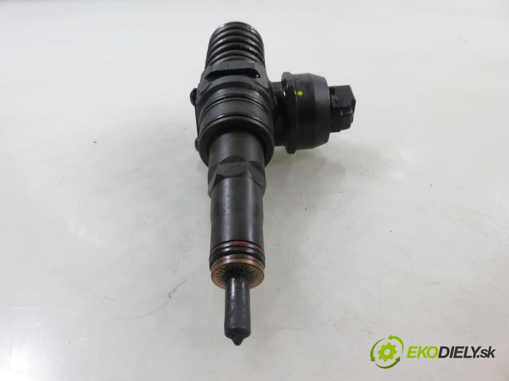 VW GOLF PLUS (5M1, 521) HB 2006 66,00 1.9 TDI - BRU 1896,00 Vstrekovač 038130073AG ; 0414720215 (Vstrekovač paliva)