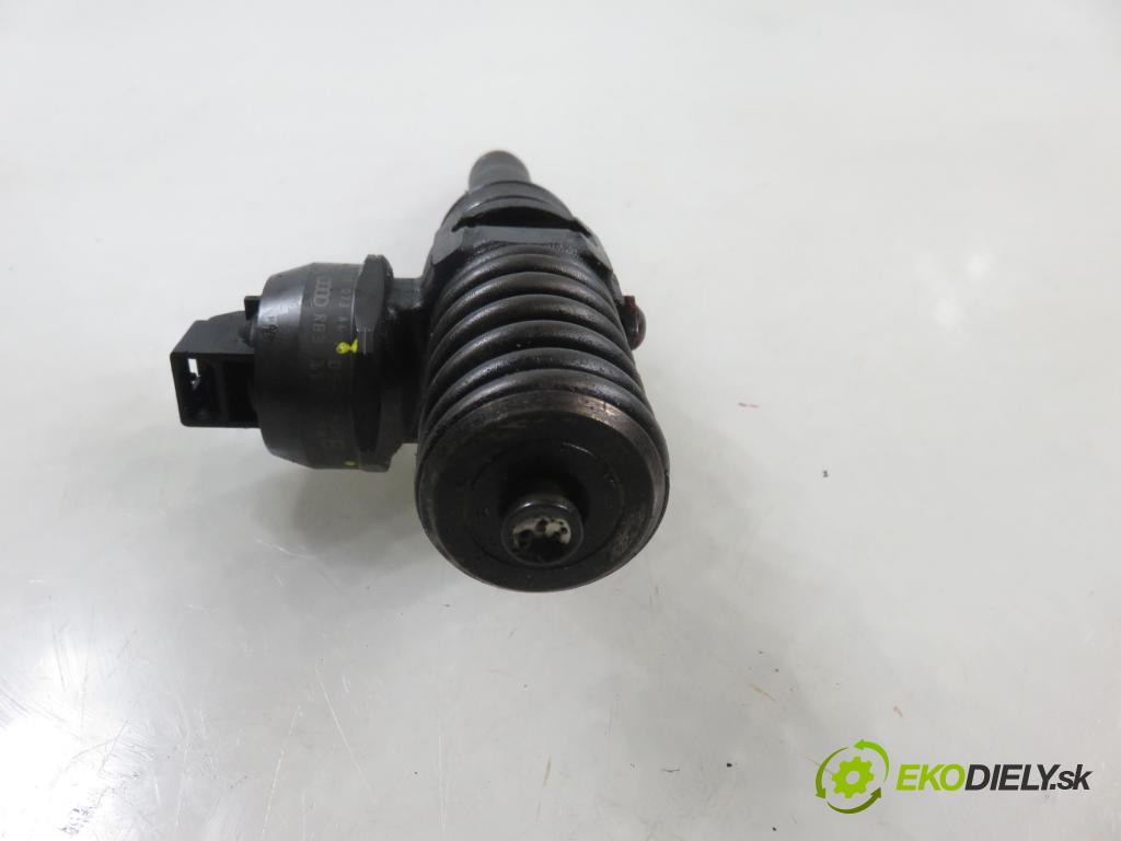 VW GOLF PLUS (5M1, 521) HB 2006 66,00 1.9 TDI - BRU 1896,00 Vstrekovač 038130073AG ; 0414720215 (Vstrekovač paliva)