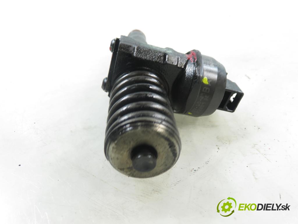 SKODA OCTAVIA I Combi (1U5) KOMBI 2002 74,00 1.9 TDI 4x4 - ATD 1896,00 Vstrekovač 038130073AG ; 0414720215 (Vstrekovač paliva)