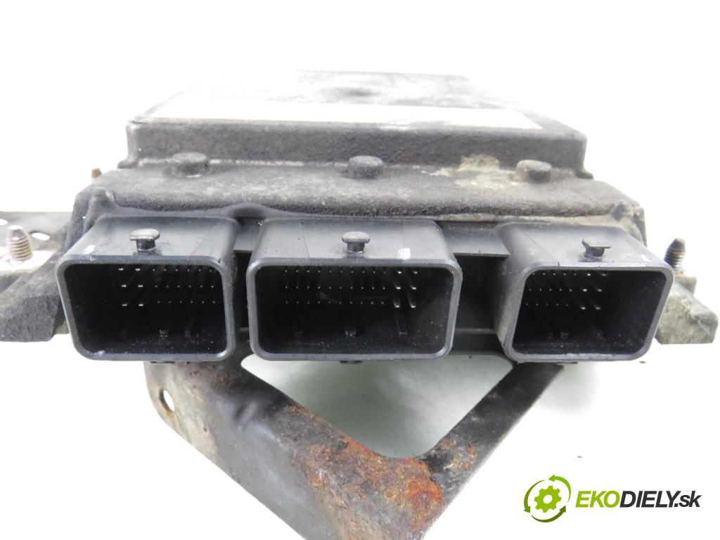 CITROEN JUMPER Skrzynia FURGON 2006 88,00 2.2 HDi 120 - 4HU (P22DTE) 2198,00 Riadiaca jednotka Motor 9663289180 ; 9661256980