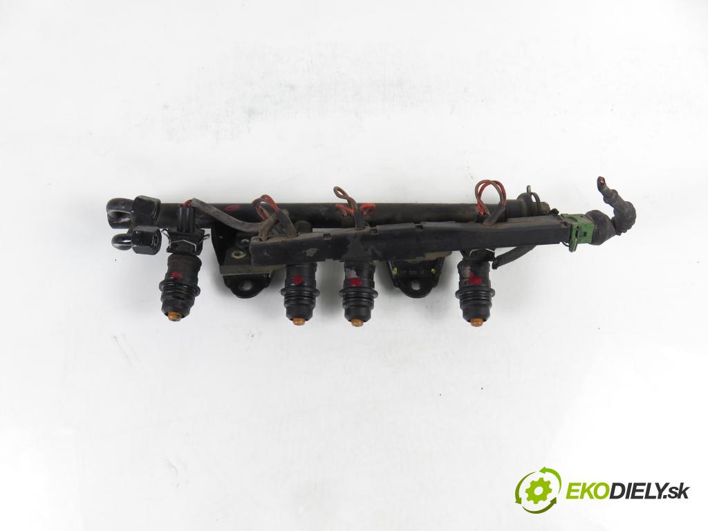 AUDI 80 (8C, B4) SEDAN 1993 85,00 2.0 E 115 - ABK 1984,00 Lišta vstrekovacia 039133317A ; 0280150902 ; 037906031C (Vstrekovacia lišta)