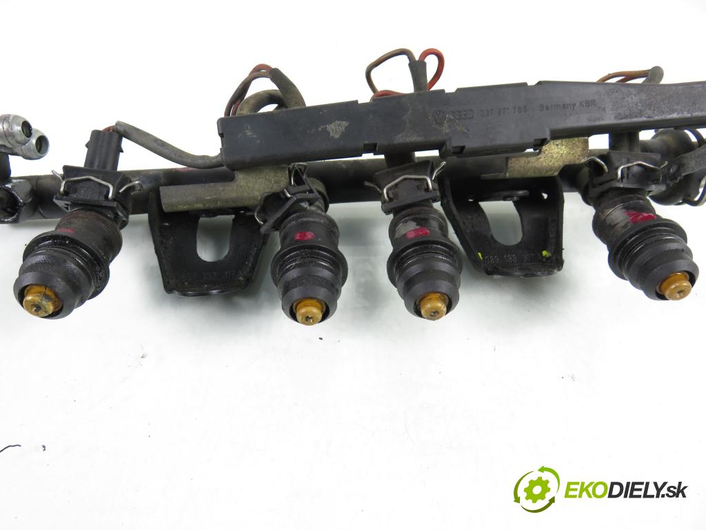 AUDI 80 (8C, B4) SEDAN 1993 85,00 2.0 E 115 - ABK 1984,00 Lišta vstrekovacia 039133317A ; 0280150902 ; 037906031C (Vstrekovacia lišta)