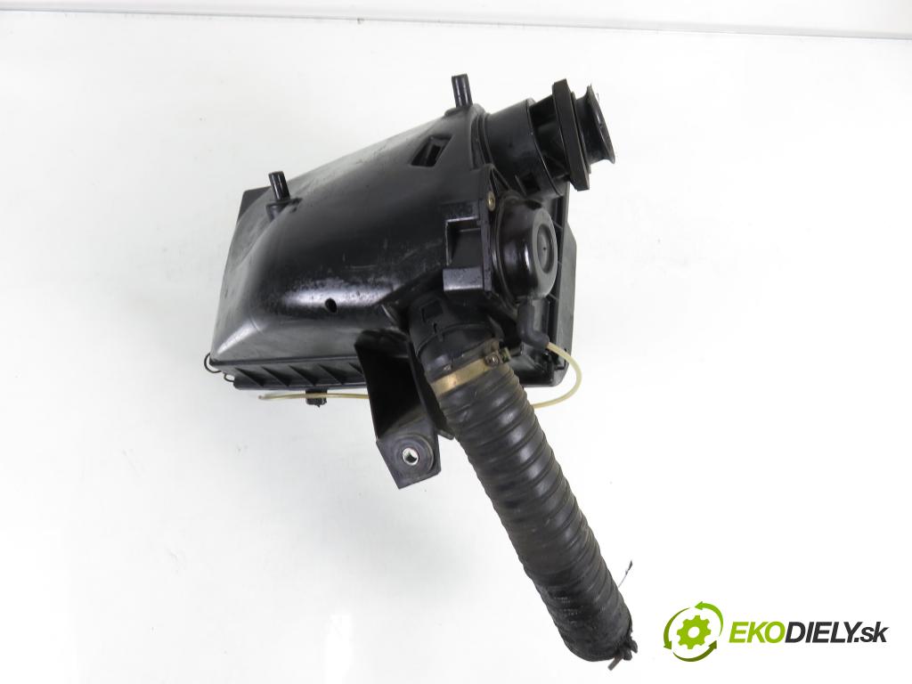 AUDI 80 (8C, B4) SEDAN 1993 85,00 2.0 E 115 - ABK 1984,00 Obal filtra vzduchu 037129607A ; 059129620 (Obal vzduchového filtra)