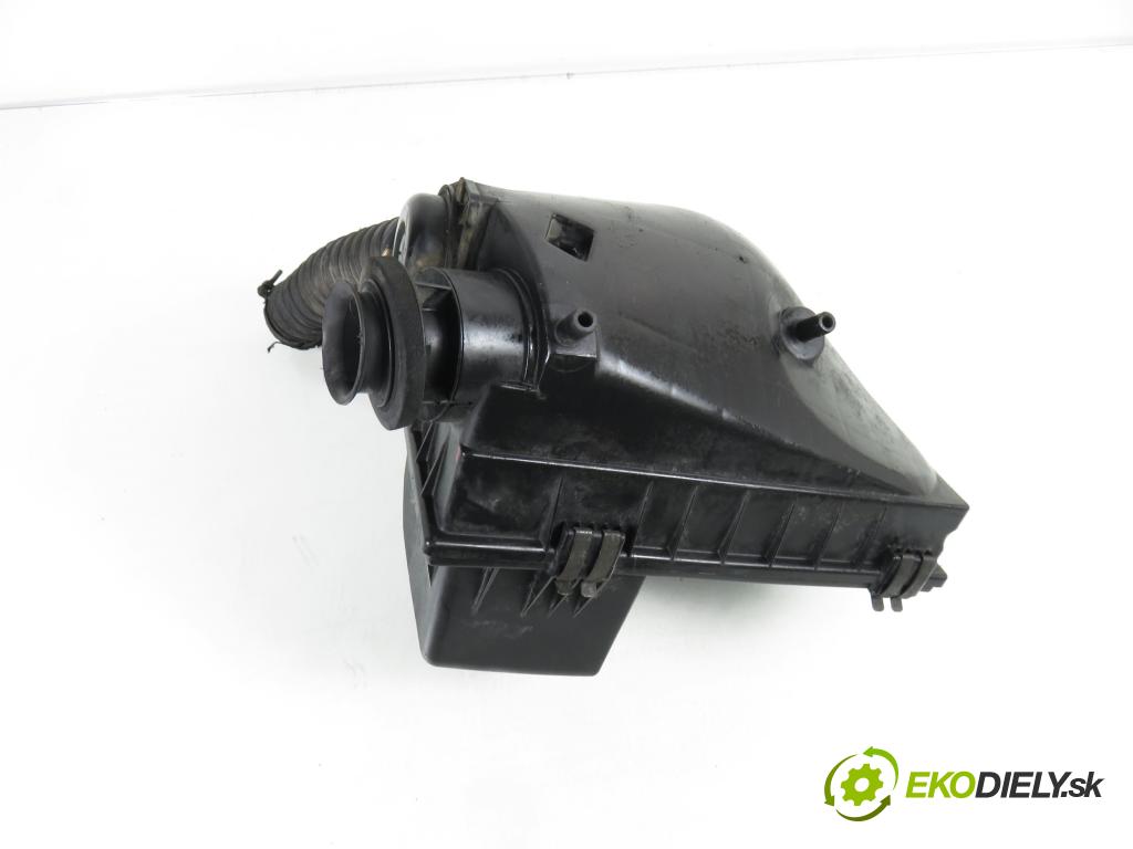 AUDI 80 (8C, B4) SEDAN 1993 85,00 2.0 E 115 - ABK 1984,00 Obal filtra vzduchu 037129607A ; 059129620 (Obal vzduchového filtra)