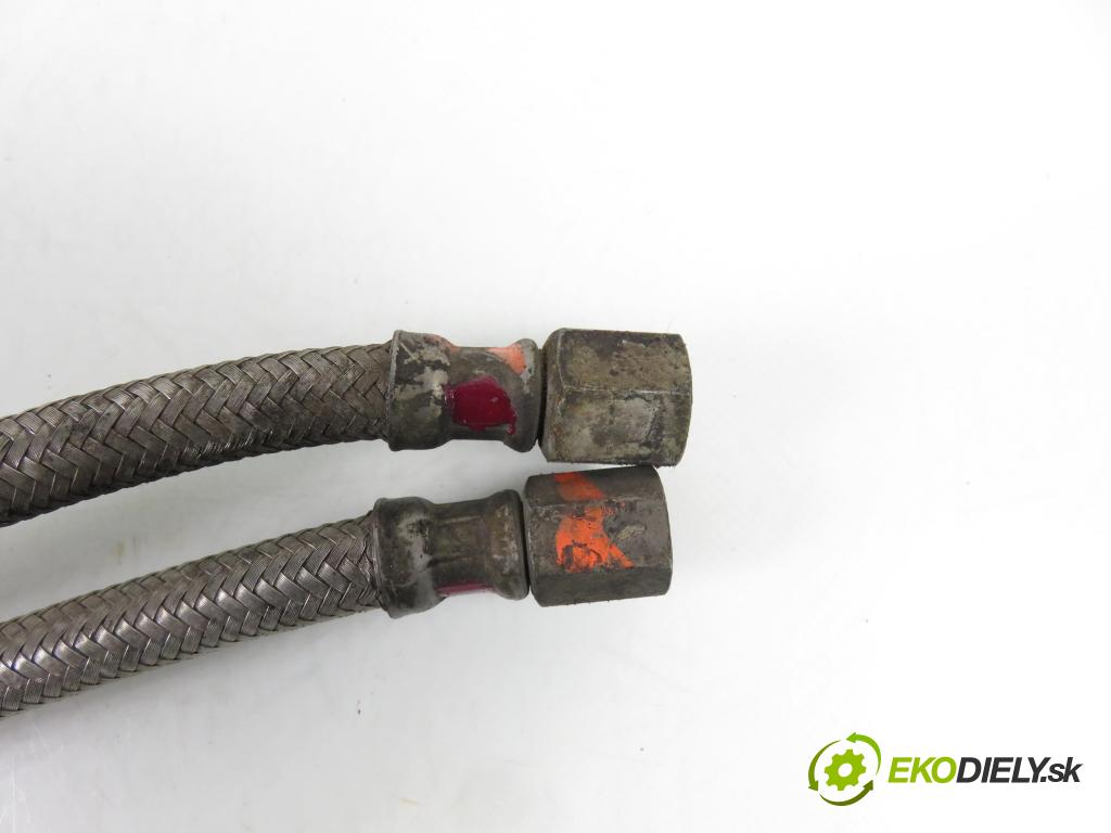 AUDI 80 (8C, B4) SEDAN 1993 85,00 2.0 E 115 - ABK 1984,00 rúrka paliva