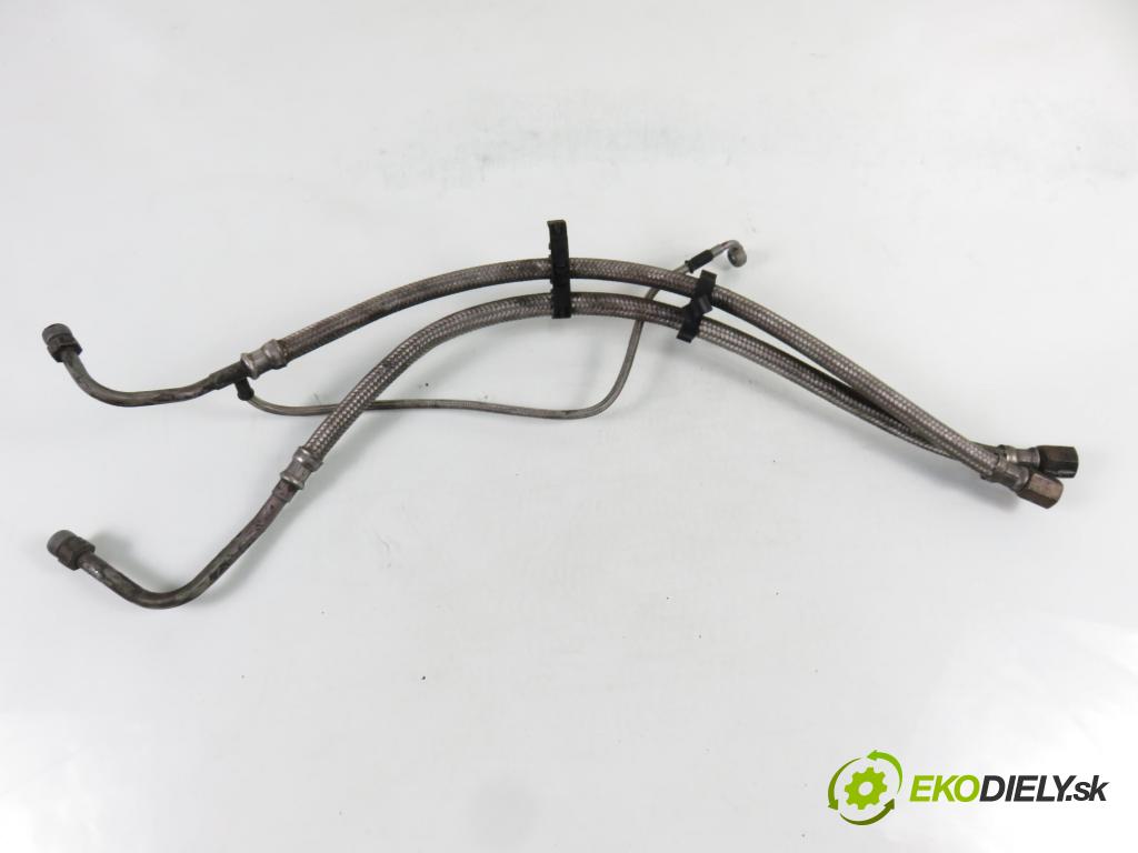 AUDI 80 (8C, B4) SEDAN 1993 85,00 2.0 E 115 - ABK 1984,00 rúrka paliva