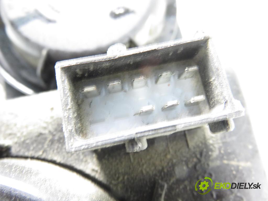 OPEL CORSA C (X01) HB 2006 55,00 1.7 DTI - Y 17 DT 1686,00 Svetlo LP 13115006