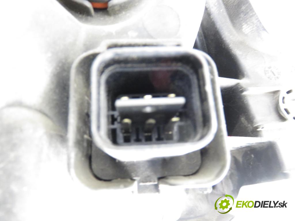 HYUNDAI TUCSON (JM) SUV 2006 83,00 2.0 CRDi 4WD 113 - D4EA 1991,00 Svetlo LP 921012EXXX