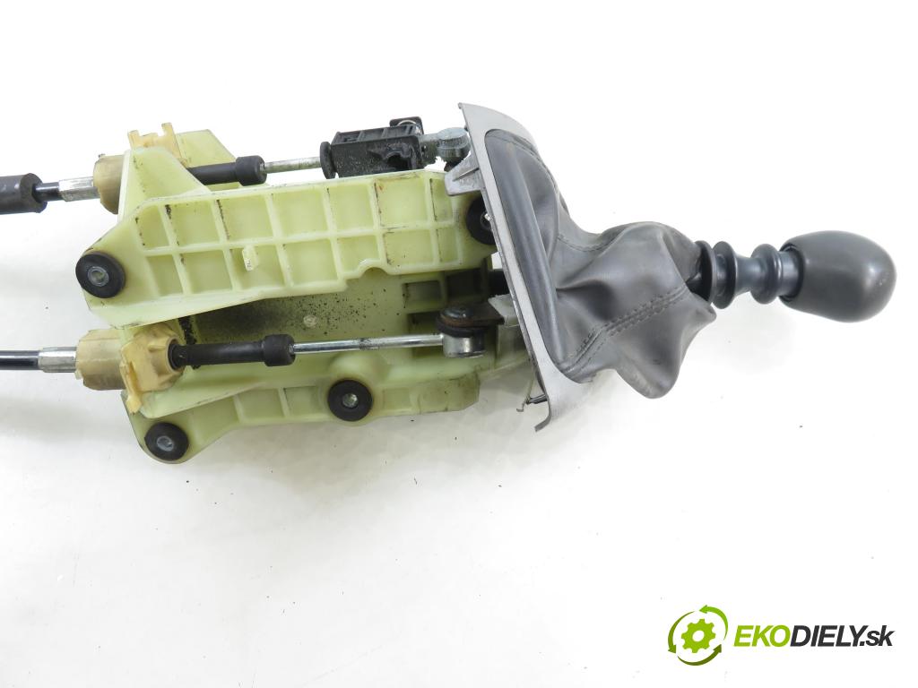 CITROEN JUMPER Skrzynia FURGON 2006 88,00 2.2 HDi 120 - 4HU (P22DTE) 2198,00 ZVEDÁK: 553493070