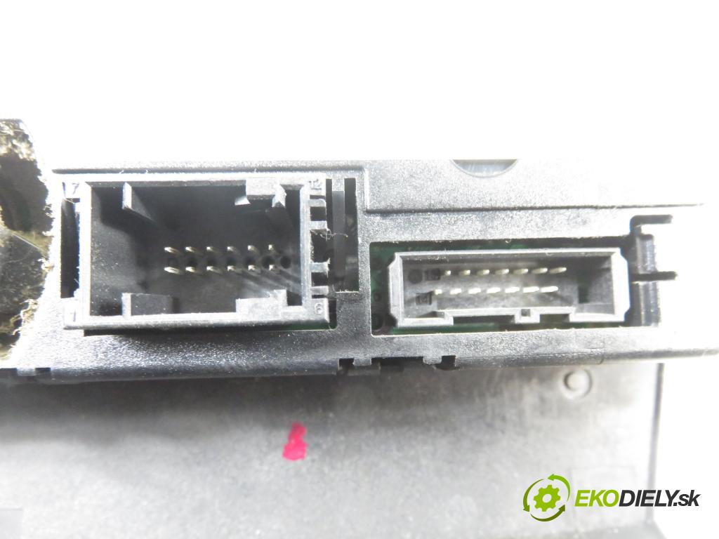 BMW 3 (E90) SEDAN 2005 95,00 318 i 129 - N46 B20 B 1995,00 Panel kúrenia KLIMATRONIK 6983944 ; A2C53143035