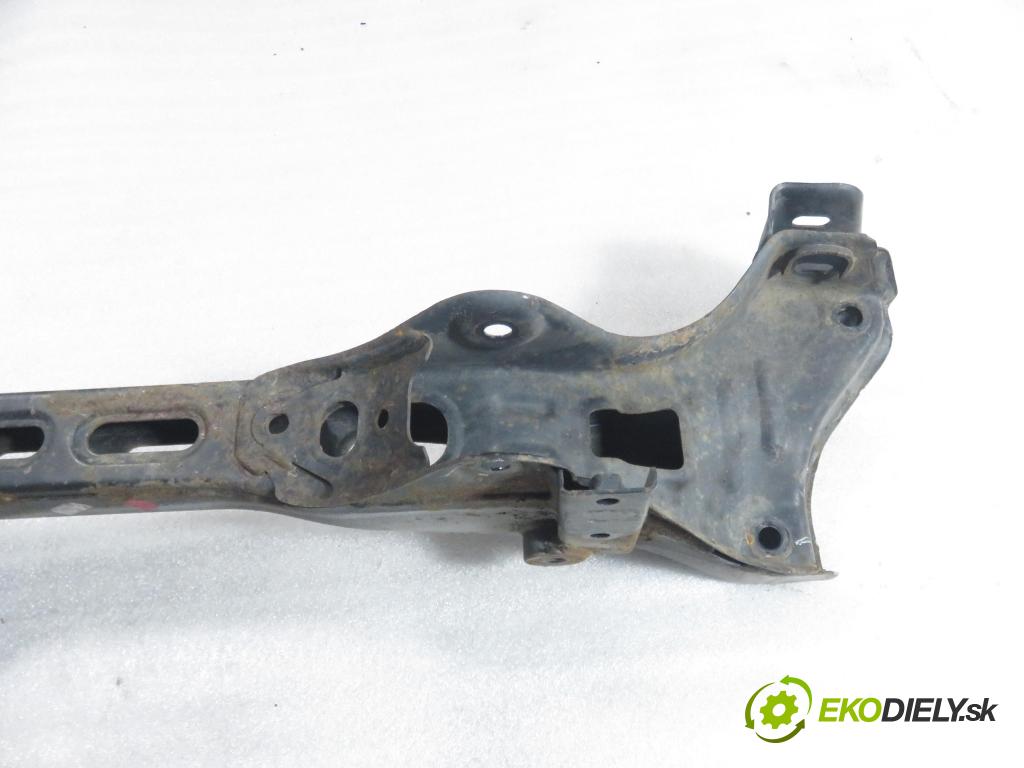 KIA CEE'D SW (ED) KOMBI 2008 66,00 1.6 CRDi 90 - D4FB-L 1582,00 ZADNÍ: