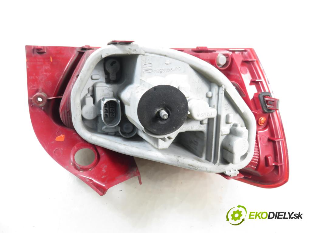 SEAT IBIZA IV (6J5, 6P1) HB 2012 77,00 1.6 TDI - CAYC 1598,00 Svetlo pravé zadné 6J4945112B