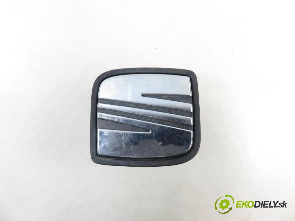 SEAT IBIZA IV (6J5, 6P1) HB 2012 77,00 1.6 TDI - CAYC 1598,00 Kľučka dverí kufor 6J4827565C