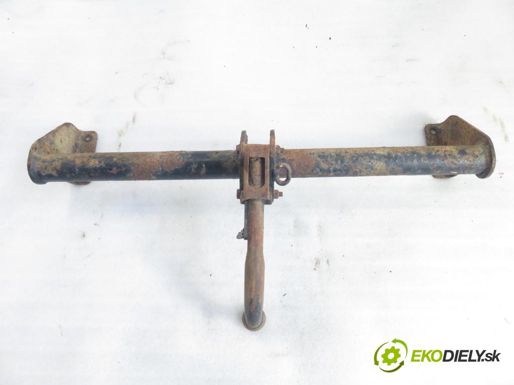 SUZUKI GRAND VITARA I (FT, HT) TERENOWY 2000 94,00 2.0 4x4 128 - J20A 1995,00 Hák