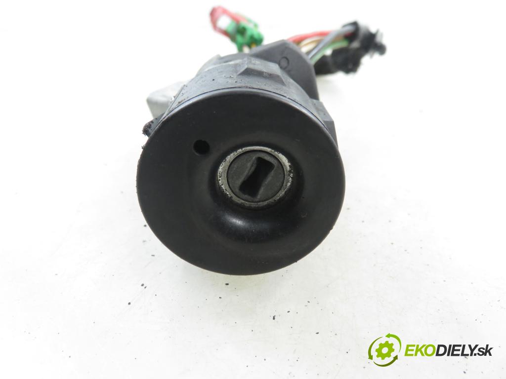 PEUGEOT 307 (3A/C) HB 2003 66,00 2.0 HDi 90 - RHY (DW10TD) 1997,00 spinačka 9632897680 (Spínacia skrinka)