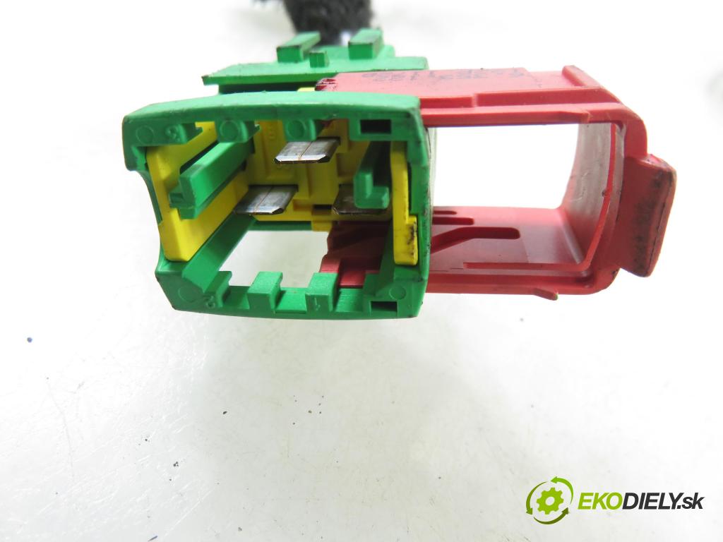 PEUGEOT 307 (3A/C) HB 2003 66,00 2.0 HDi 90 - RHY (DW10TD) 1997,00 spinačka 9632897680 (Spínacia skrinka)